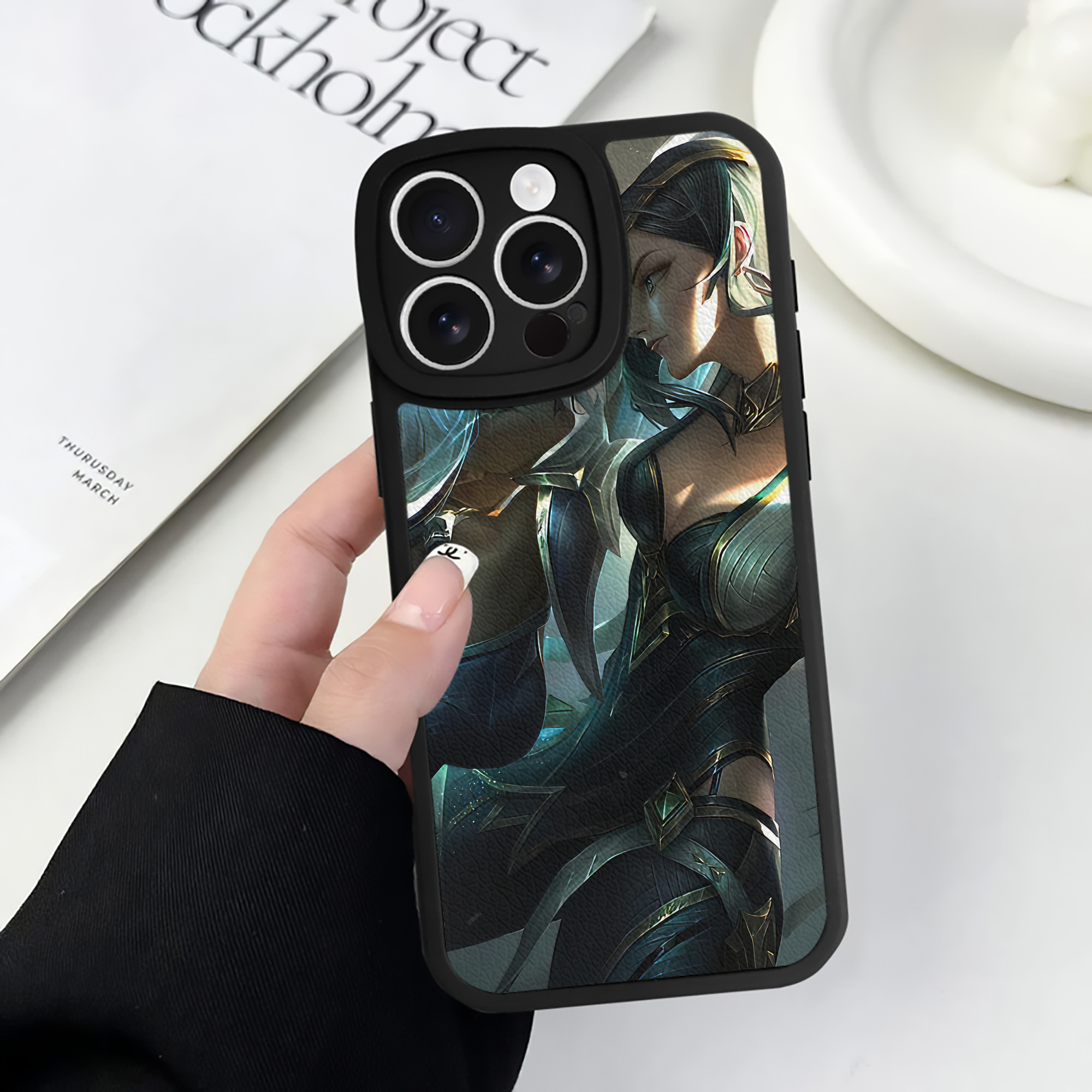 （画像用） リーグ・オブ・レジェンド League of Legends LOL 【iPhone 16シリーズ対応】シリコンスマホケース（レザー調） 材質：シリコン